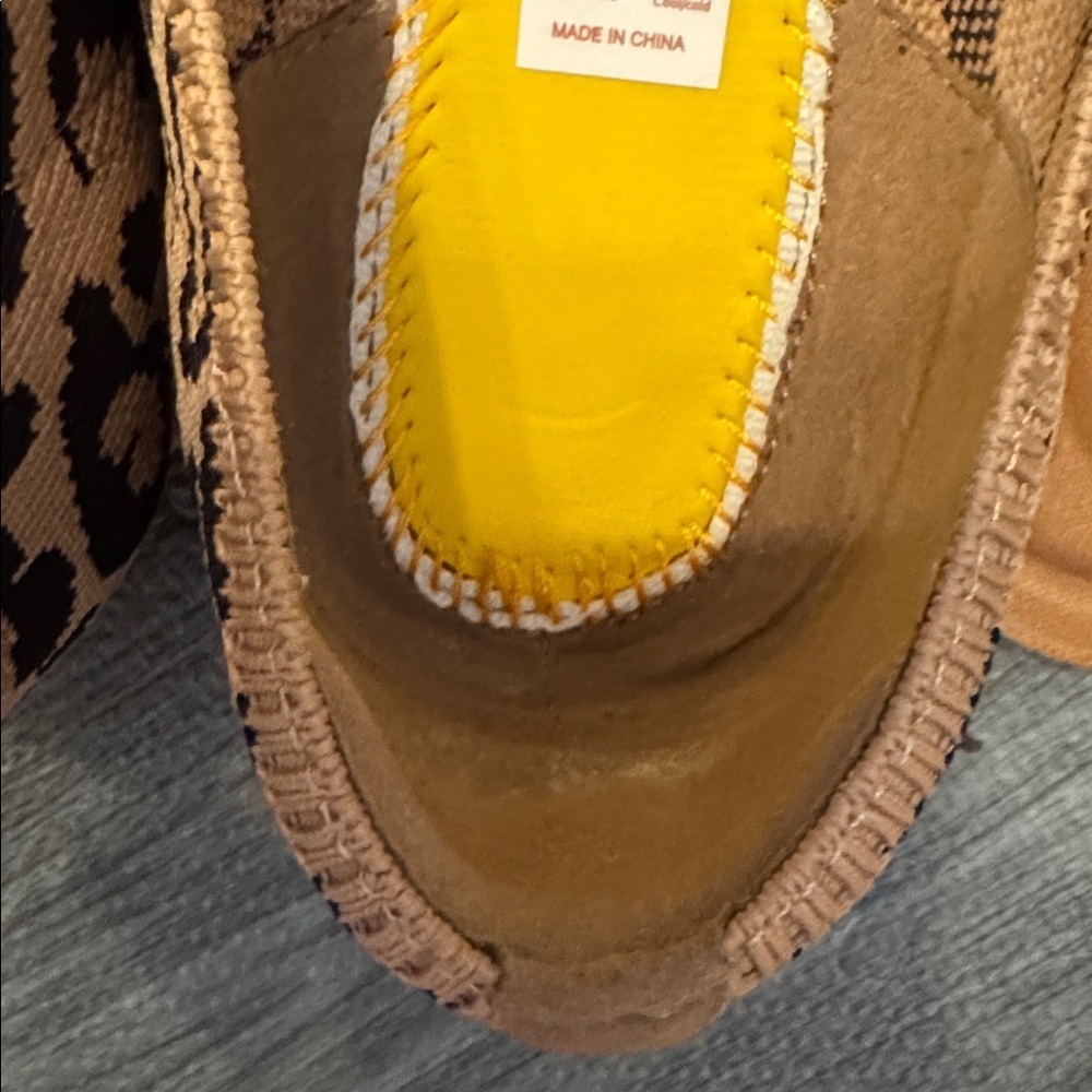 Vivaia Pointed-Toe Ballet Flats (Aria 5°) Size 10 - Picture 15 of 15
